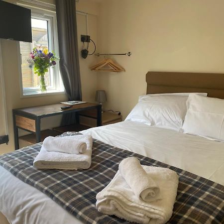 Auntie Bett'S - Cosy Double Ensuite Room With Mini Kitchen Kingsbridge  Exterior photo